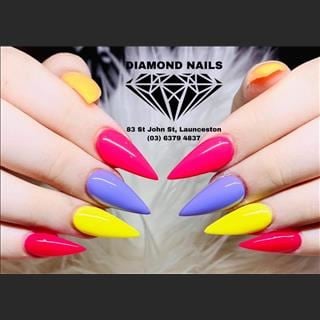 Diamond Nails Launceston đang cần tuyển thợ bột, SNS và chân tay 